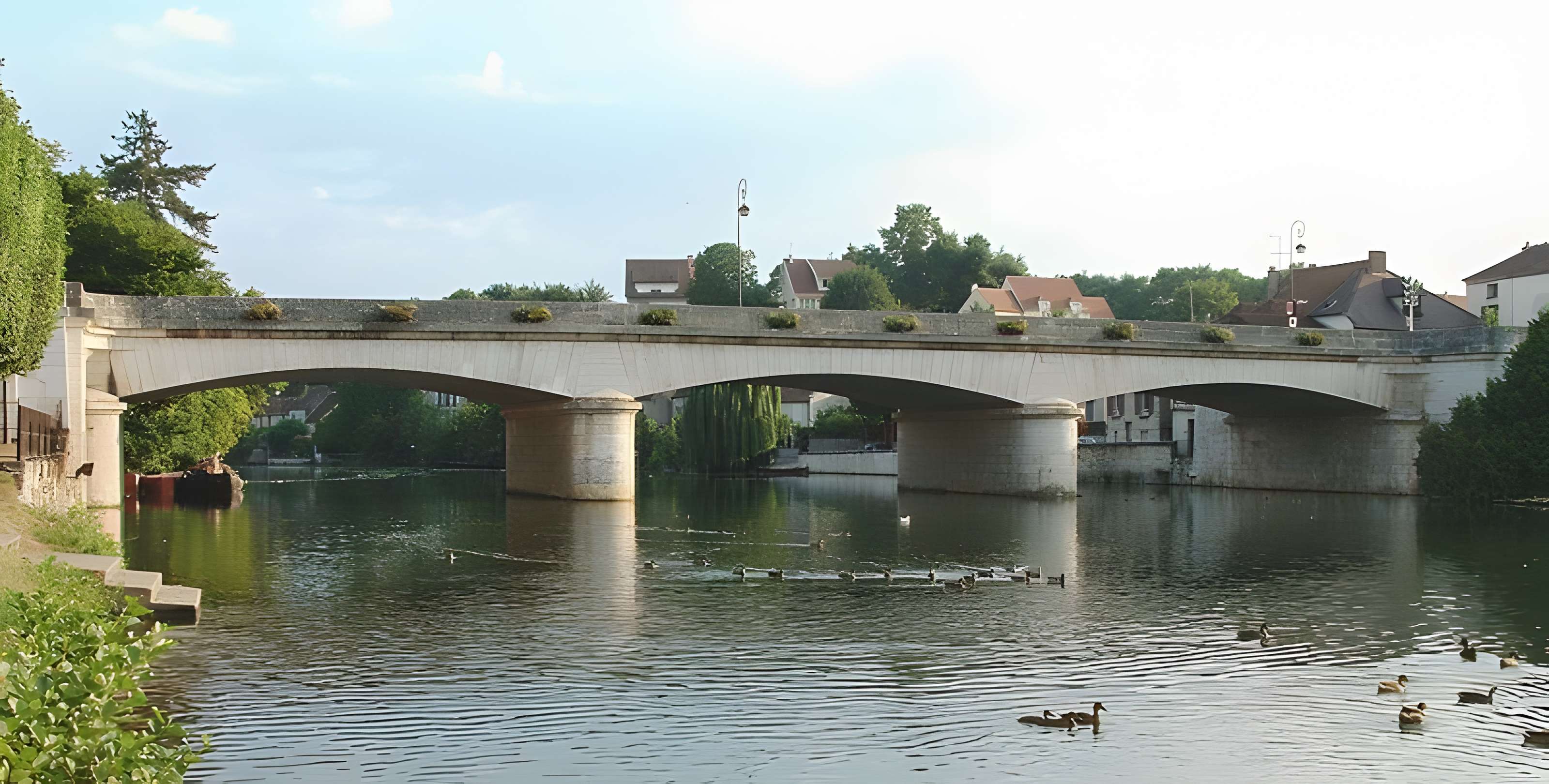 Grand-Pont de Nemours