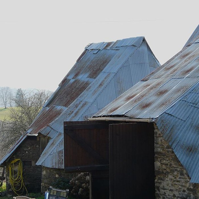 Photo de Granges ovales jumelles de Vaux à Payzac