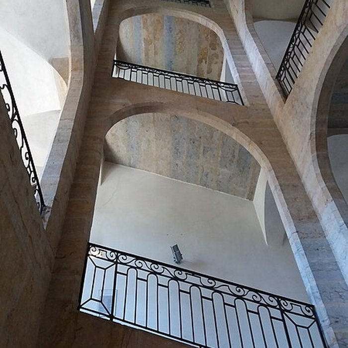 Photo de Immeuble dit Les Greniers dAbondance, actuellement siège de la DRAC Direction régionale des affaires culturelles