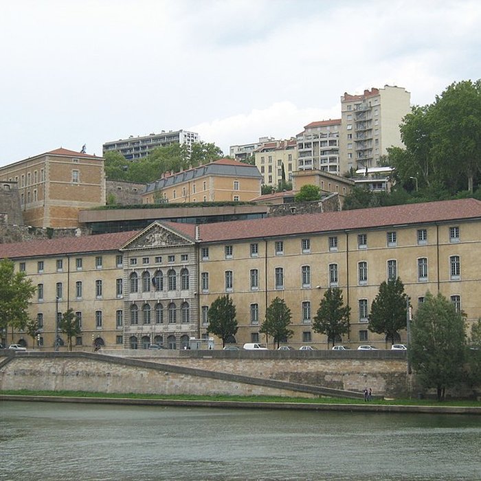 Photo de Immeuble dit Les Greniers dAbondance, actuellement siège de la DRAC Direction régionale des affaires culturelles