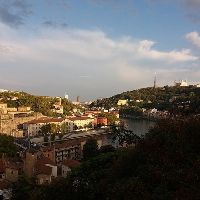 Photo de Immeuble dit Les Greniers dAbondance, actuellement siège de la DRAC Direction régionale des affaires culturelles