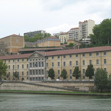 Immeuble dit Les Greniers dAbondance, actuellement siège de la DRAC Direction régionale des affaires culturelles