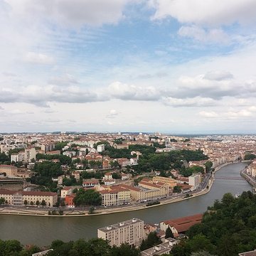 Immeuble dit Les Greniers dAbondance, actuellement siège de la DRAC Direction régionale des affaires culturelles
