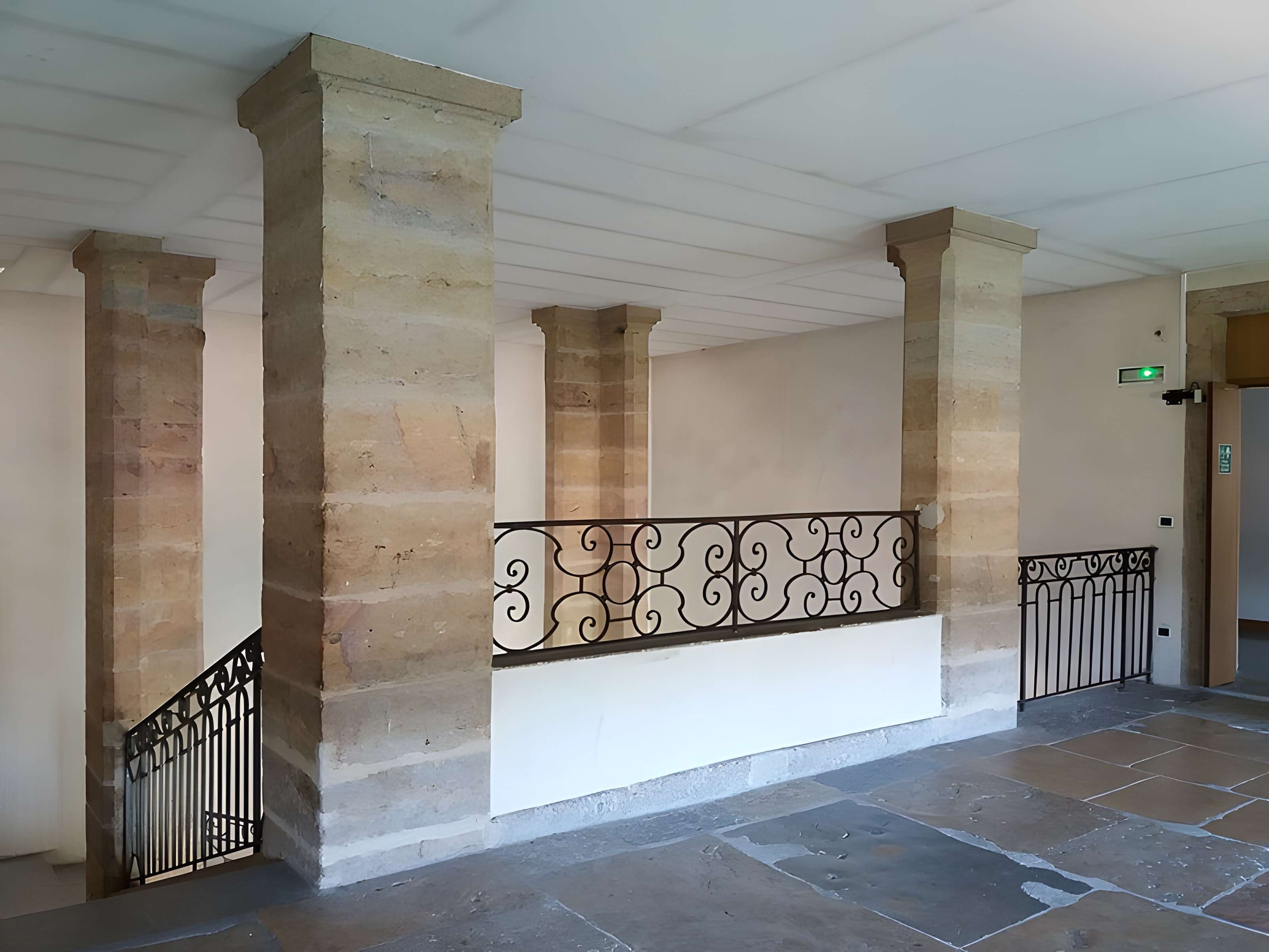 Immeuble dit Les Greniers d'Abondance, actuellement siège de la DRAC (Direction régionale des affaires culturelles)