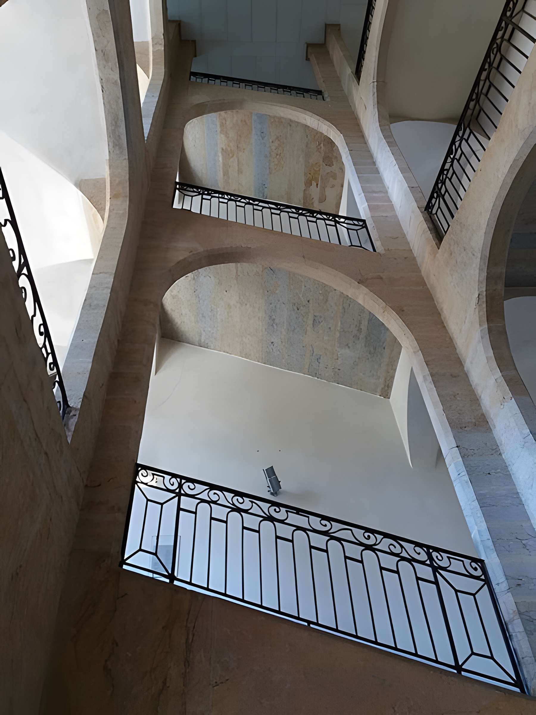 Immeuble dit Les Greniers d'Abondance, actuellement siège de la DRAC (Direction régionale des affaires culturelles)