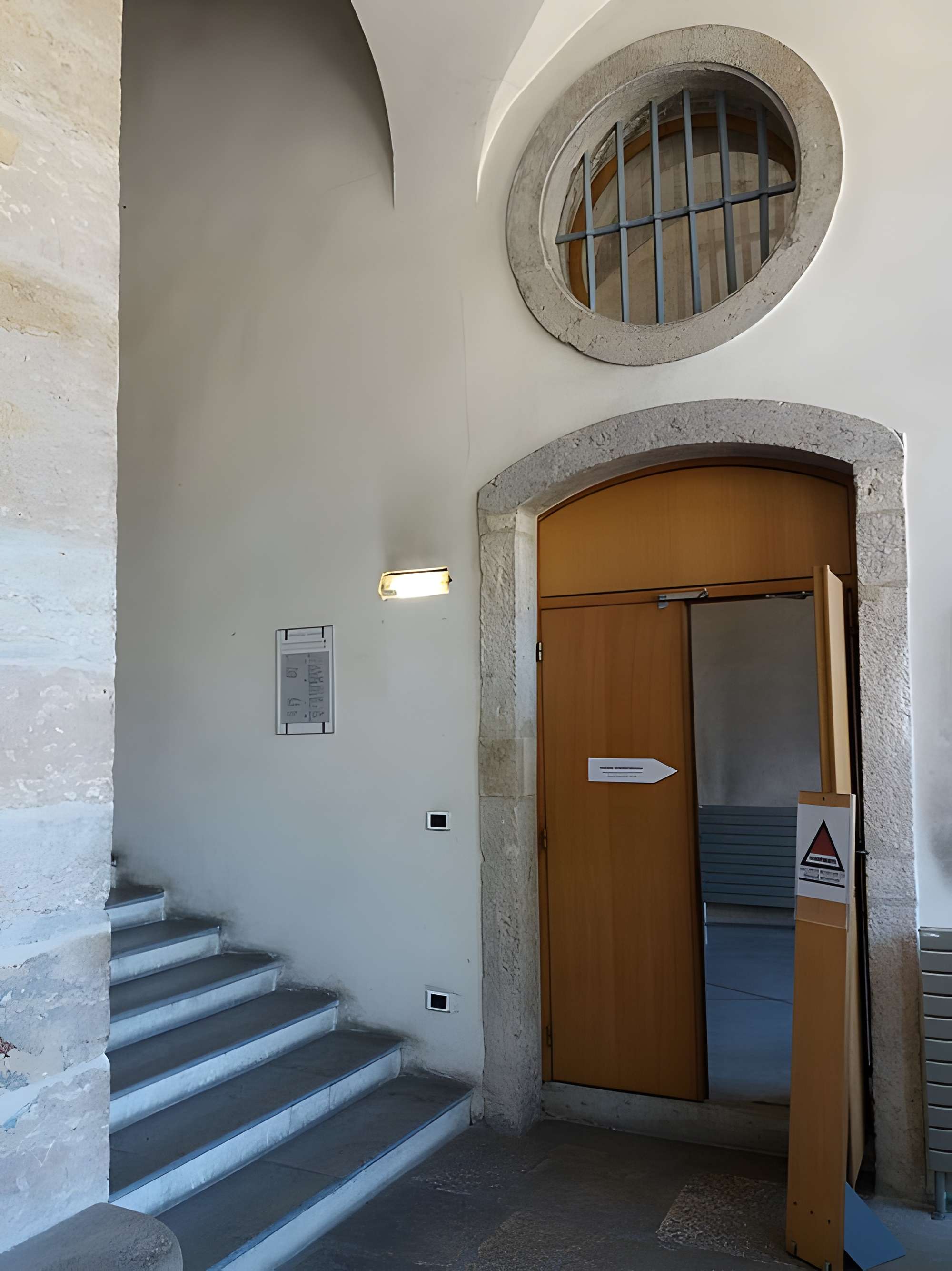 Immeuble dit Les Greniers d'Abondance, actuellement siège de la DRAC (Direction régionale des affaires culturelles)