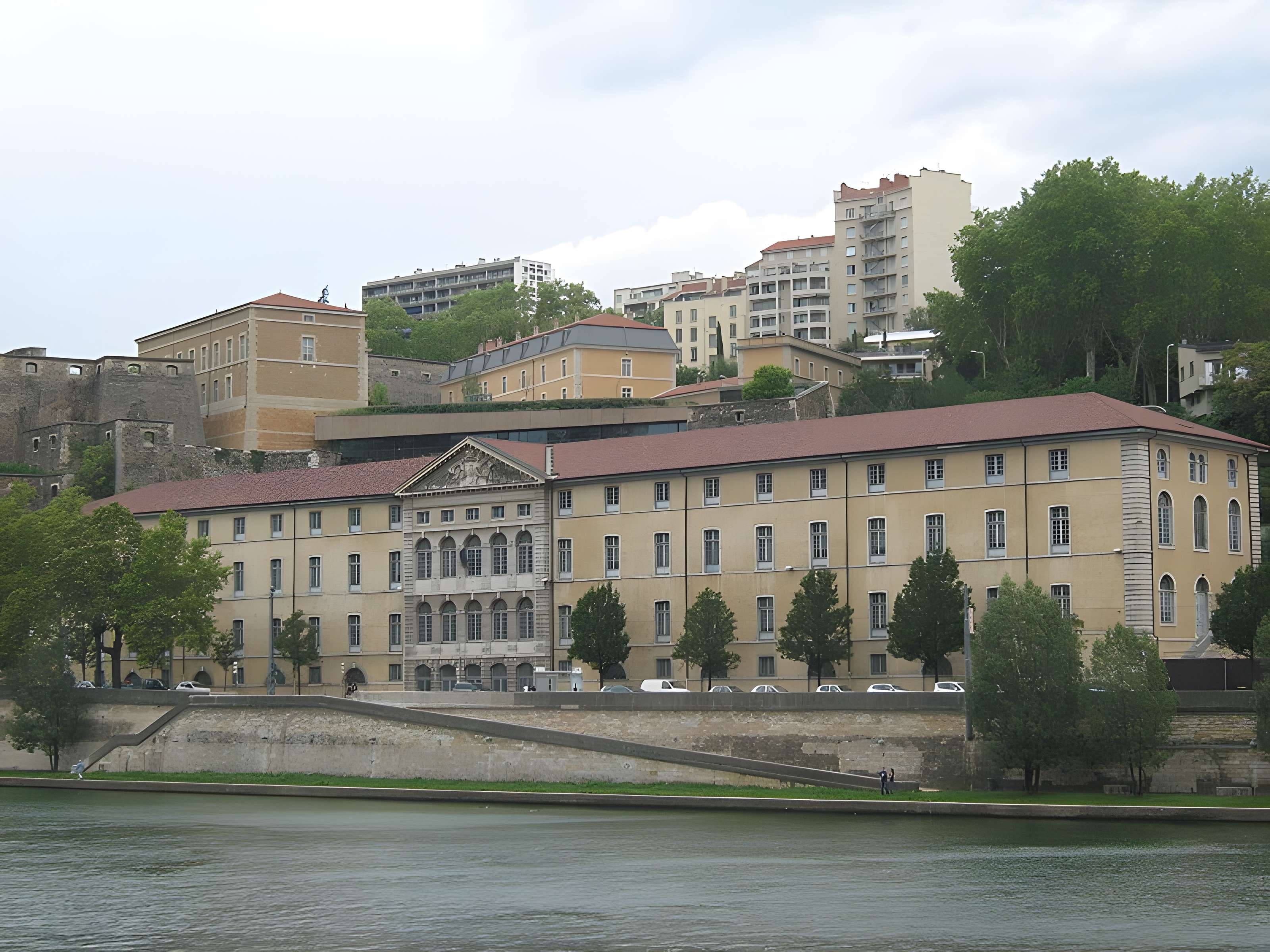 Immeuble dit Les Greniers d'Abondance, actuellement siège de la DRAC (Direction régionale des affaires culturelles)