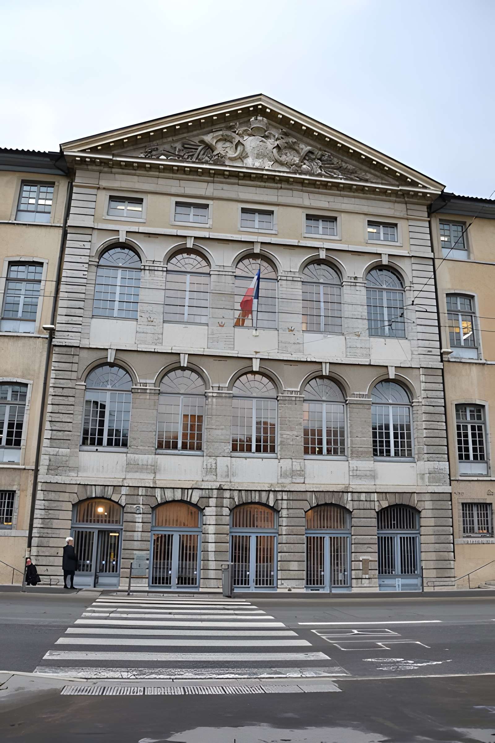 Immeuble dit Les Greniers d'Abondance, actuellement siège de la DRAC (Direction régionale des affaires culturelles)