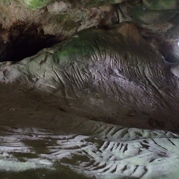 Grotte ornée de Bouray-sur-Juine