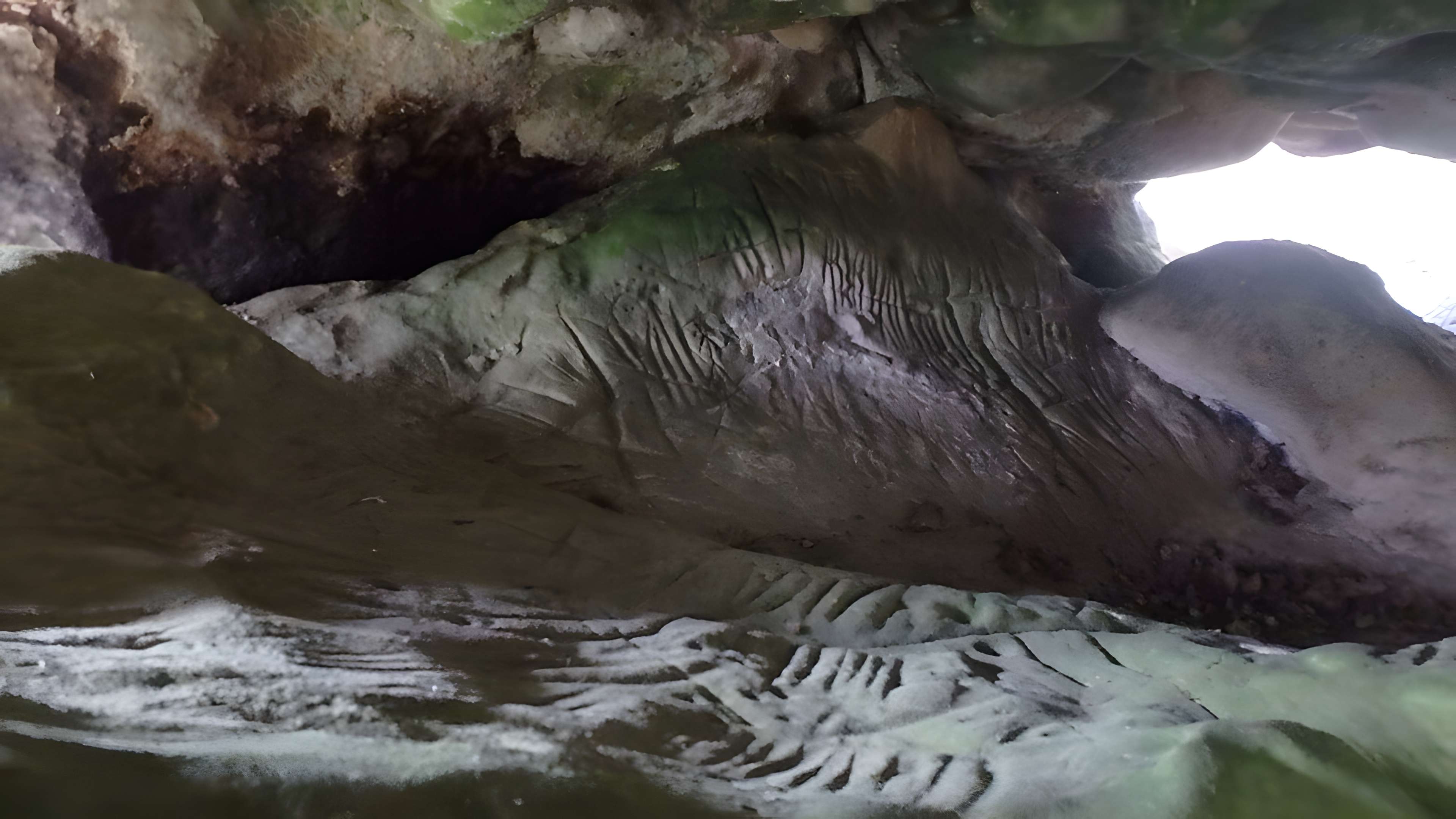 Grotte ornée de Bouray-sur-Juine