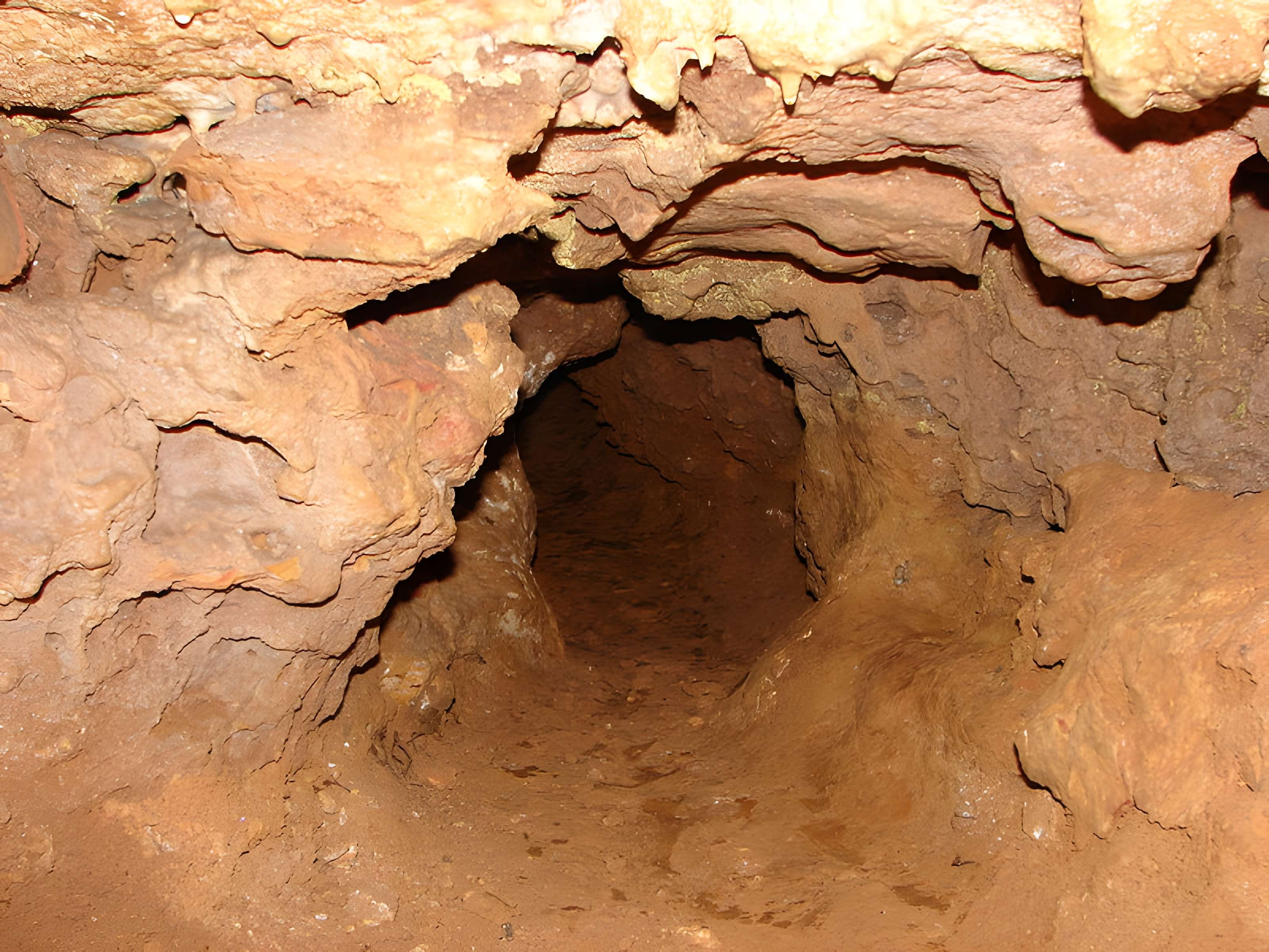 Grotte de Mayrière supérieure à Bruniquel