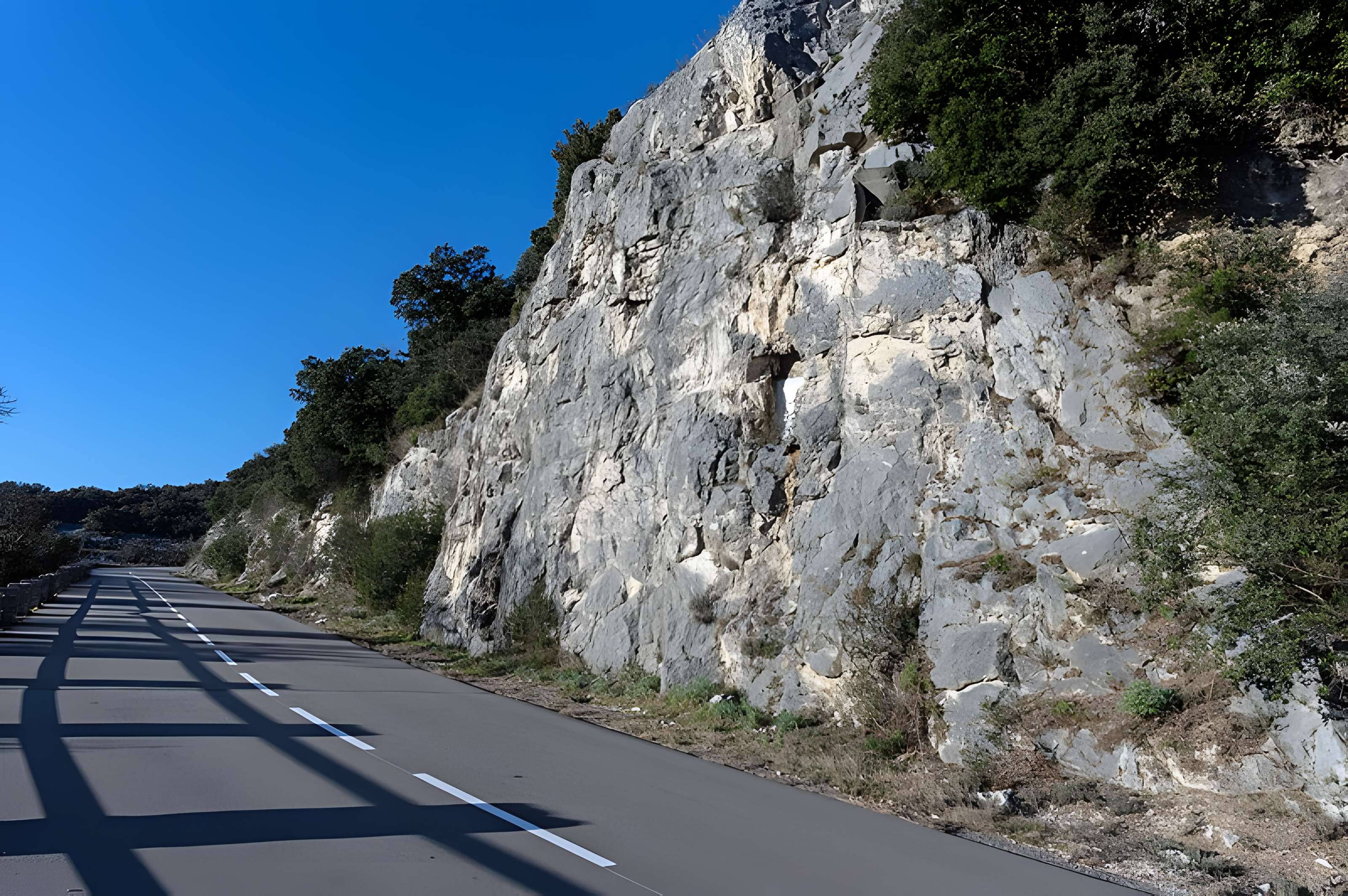 Grotte ornée dite grotte de la Tête du Lion