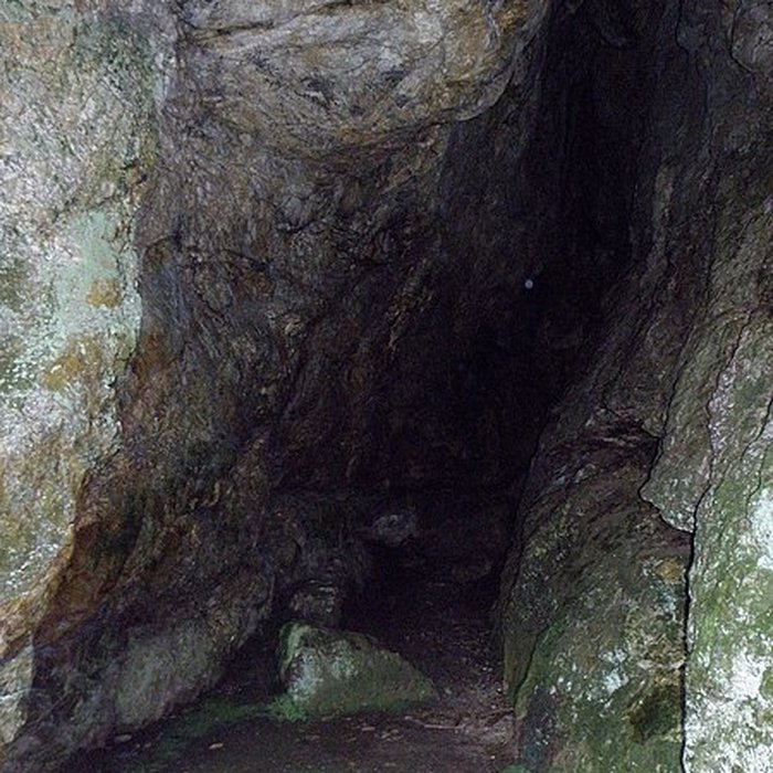 Photo de Grotte et rocher de Roch-Toul à Guiclan