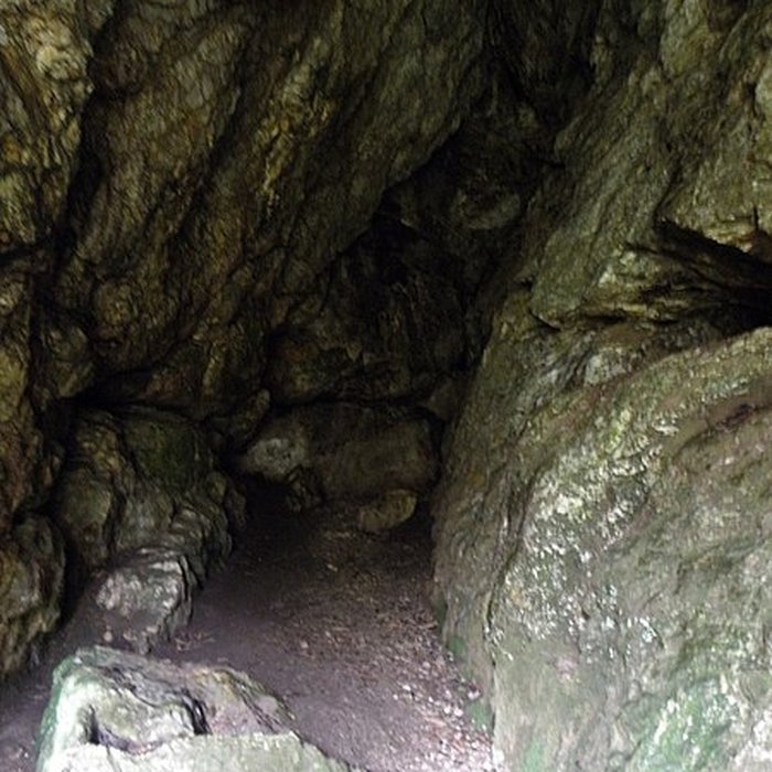 Photo de Grotte et rocher de Roch-Toul à Guiclan