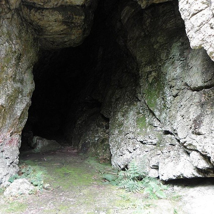 Photo de Grotte et rocher de Roch-Toul à Guiclan