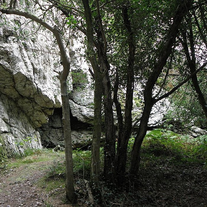 Photo de Grotte et rocher de Roch-Toul à Guiclan