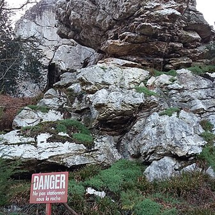 Photo de Grotte et rocher de Roch-Toul à Guiclan