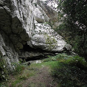 Grotte et rocher de Roch-Toul à Guiclan