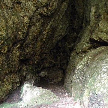 Grotte et rocher de Roch-Toul à Guiclan