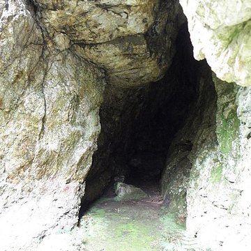 Grotte et rocher de Roch-Toul à Guiclan