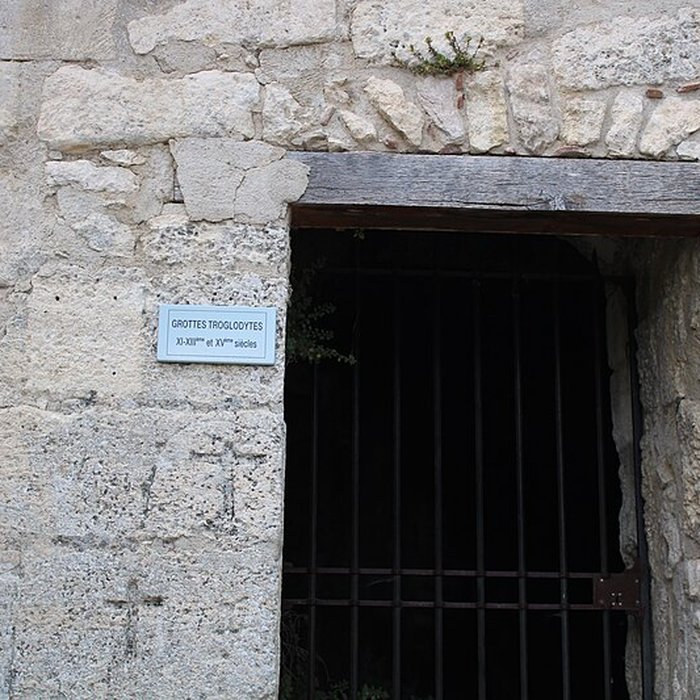 Photo de Grottes de Sainte-Anne-de-Goiron également sur commune de Lambesc