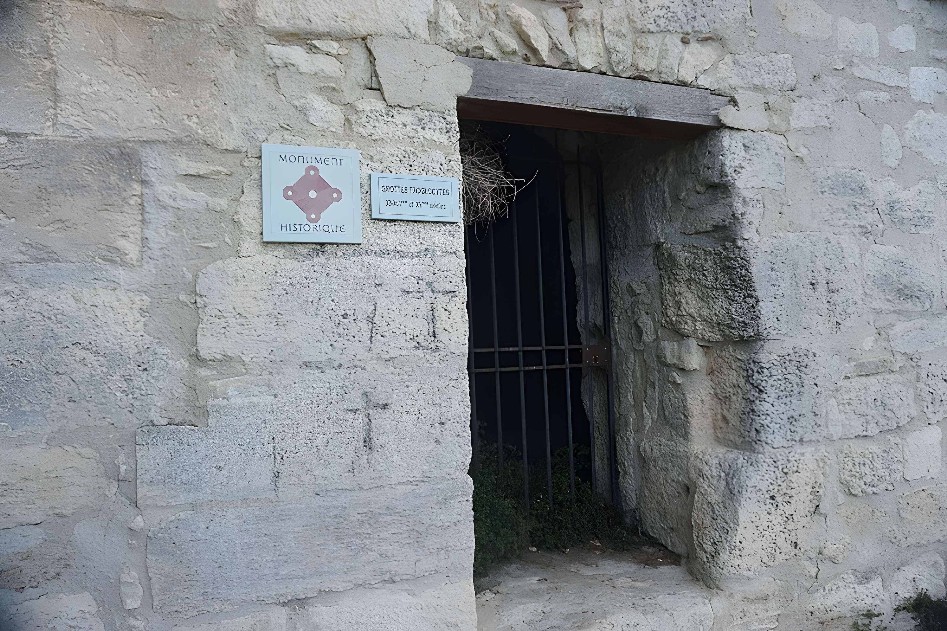 Grottes de Sainte-Anne-de-Goiron à Lambesc