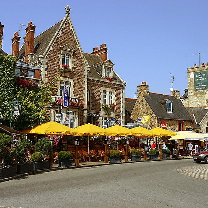Photo de Groupe de deux maisons identiques Quai Morand à Paimpol