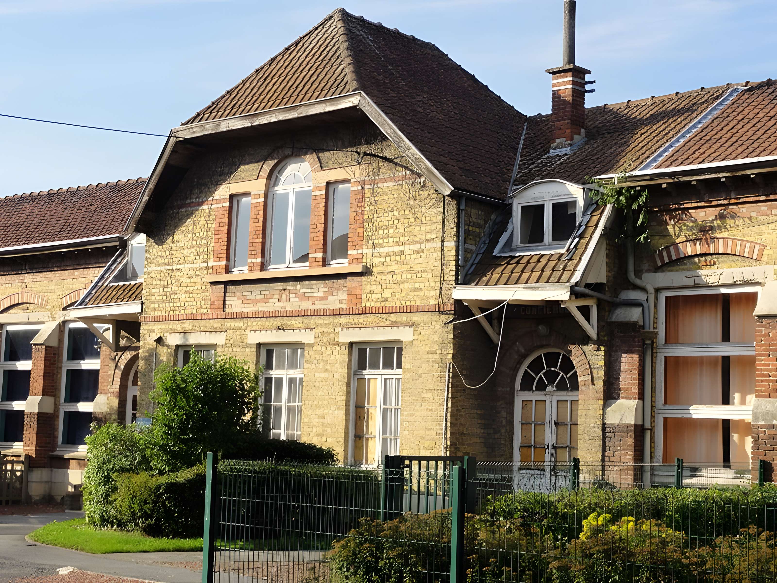 Groupe scolaire de la cité Notre-Dame des mines d'Aniche à Waziers 