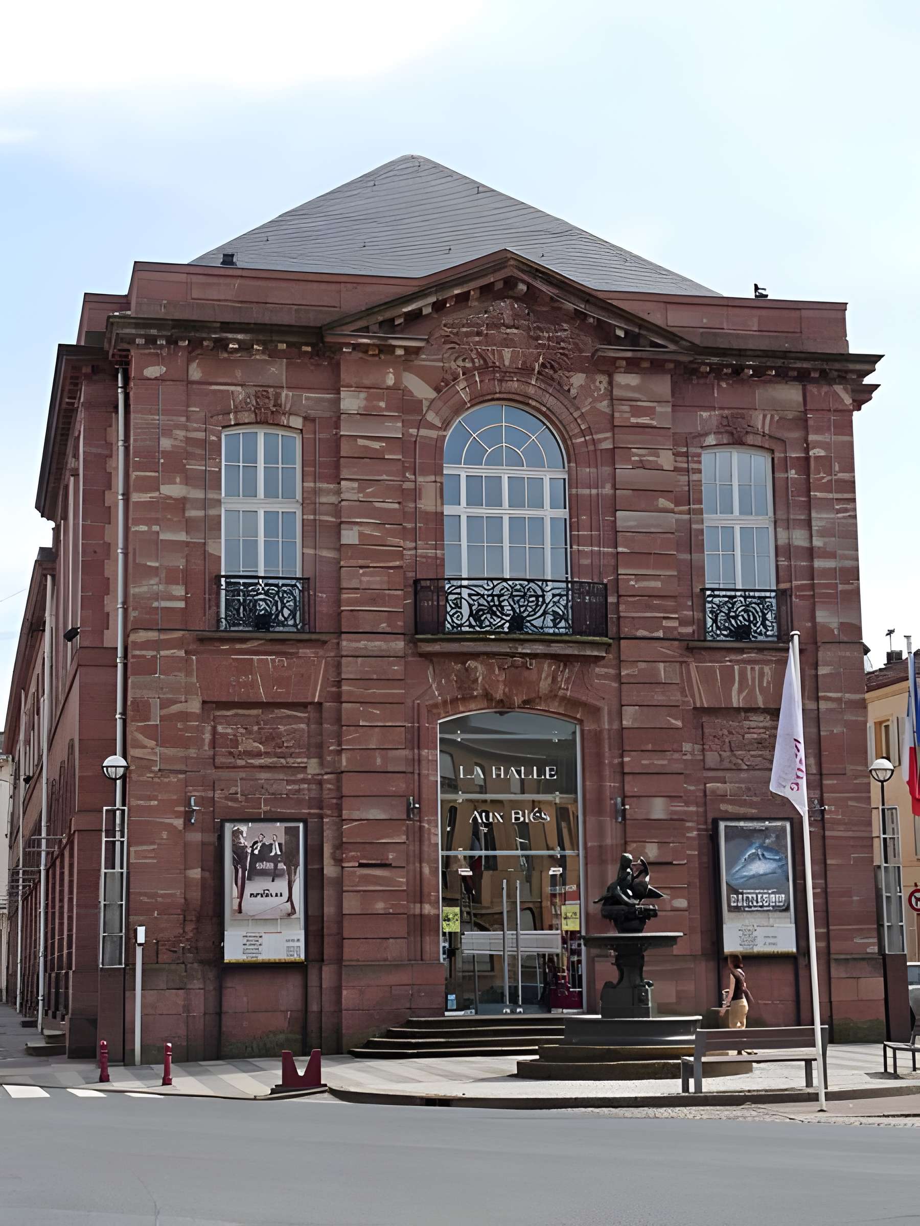 Halle aux blés de Raon-l'Étape 