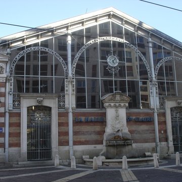 Marché couvert dit Halle Sainte-Claire