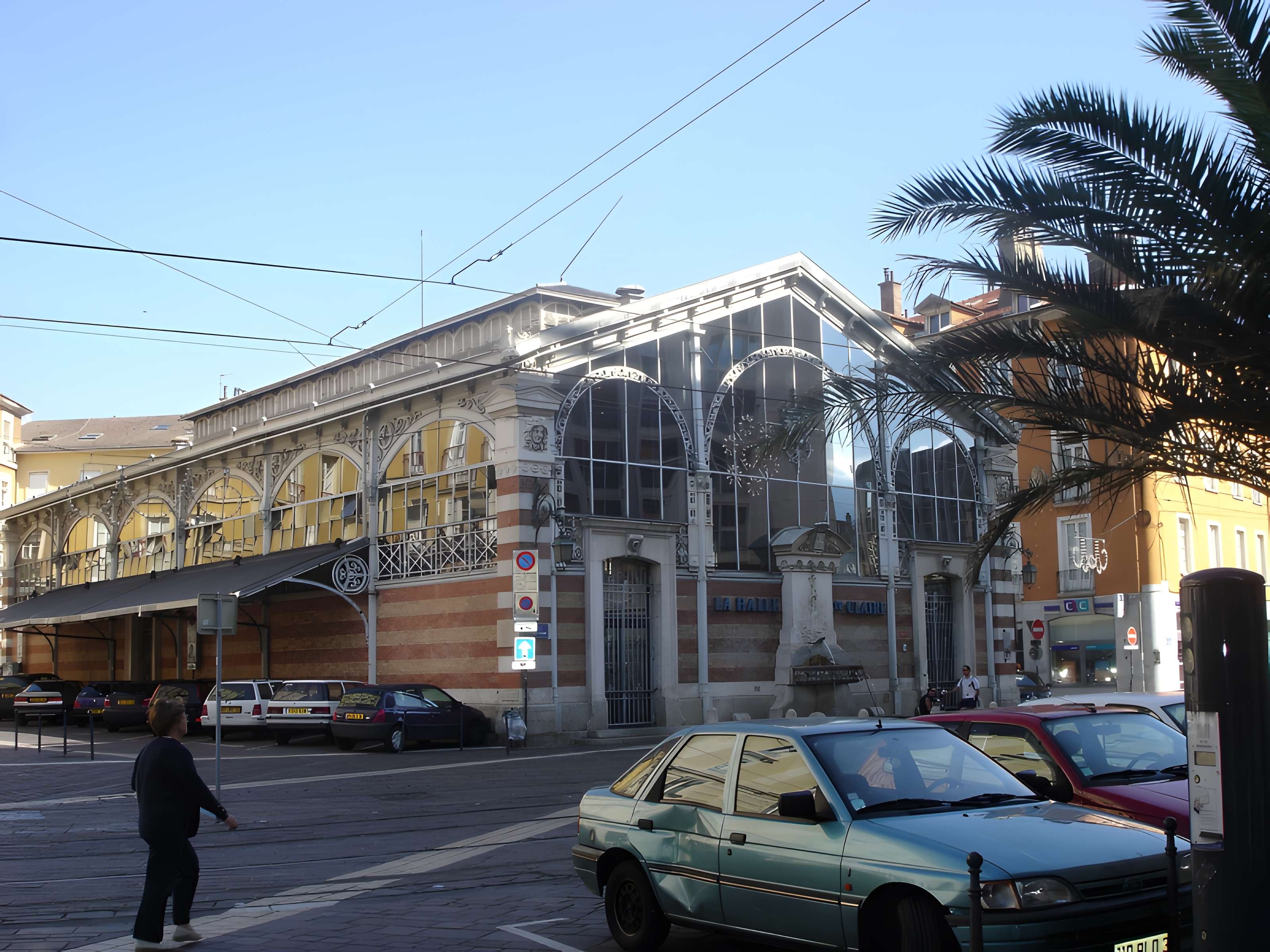 Marché couvert dit Halle Sainte-Claire