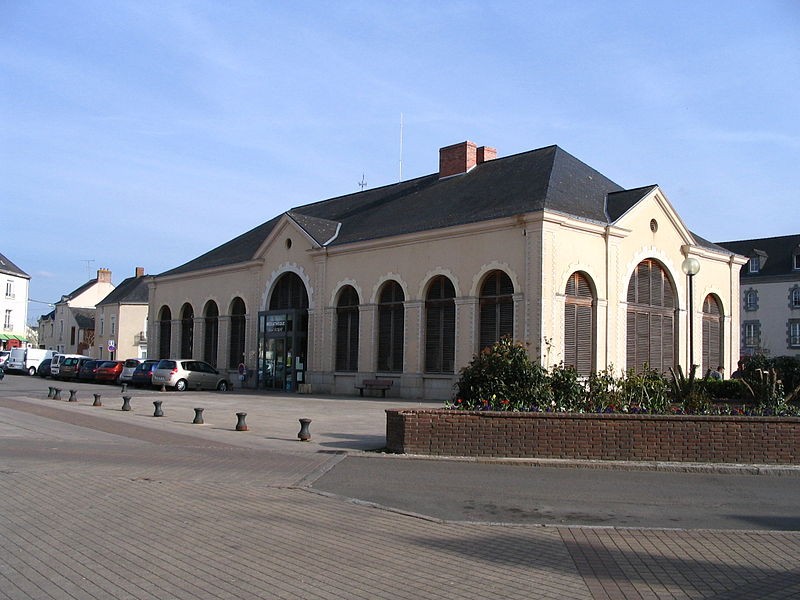 Photo de Halles-mairie d'Évron