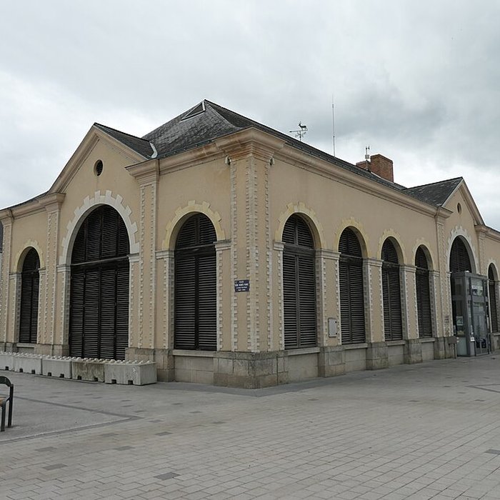 Photo de Halles-mairie dÉvron