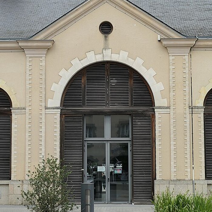 Photo de Halles-mairie dÉvron