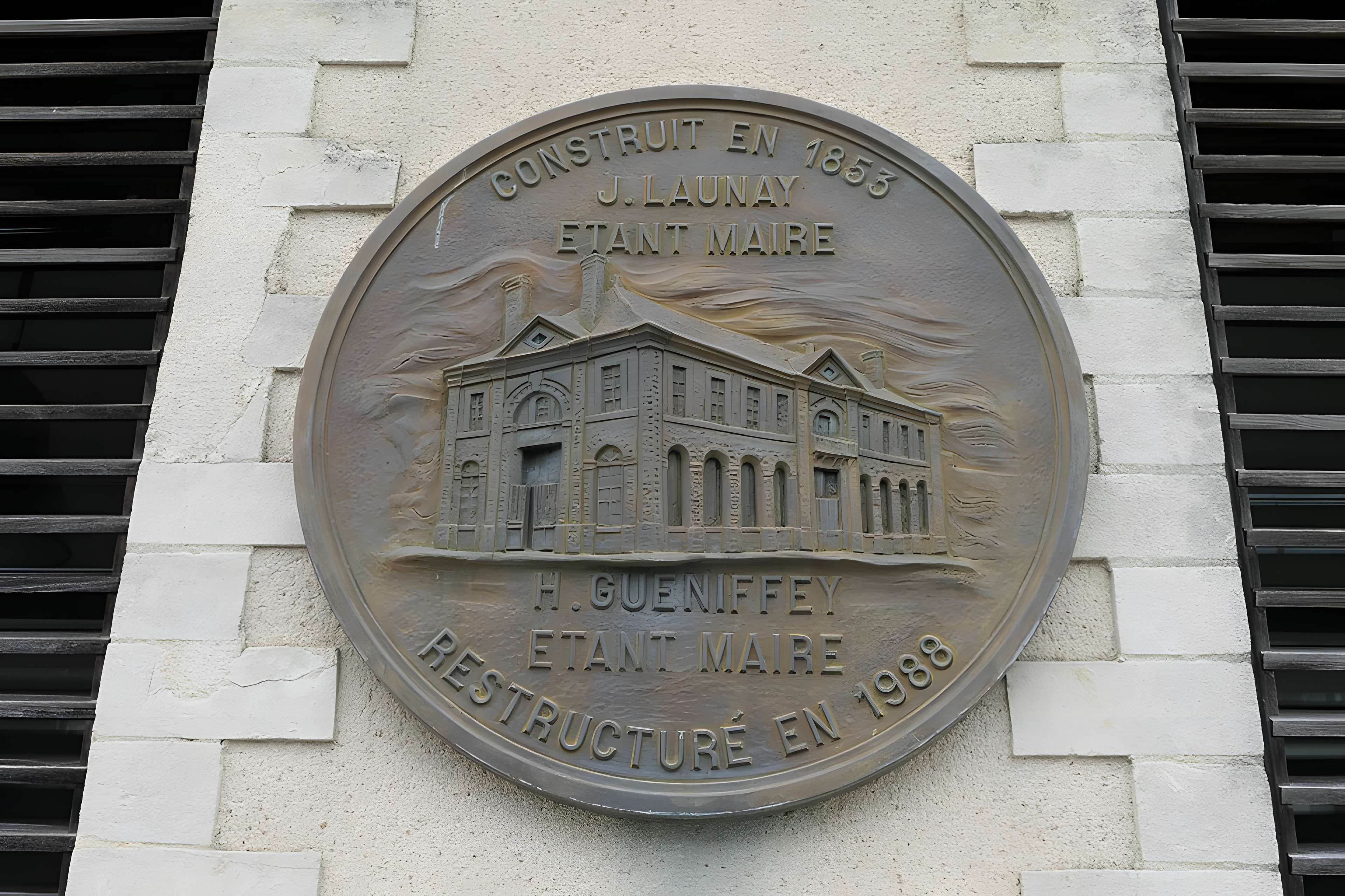Halles-mairie d'Évron