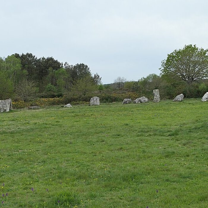 Photo de Hémicycle mégalithique et tertre tumulaire de Cojoux à Saint-Just