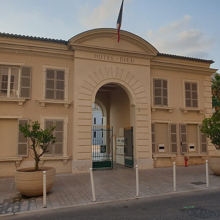 Photo de Hôpital Chalucet et jardin Alexandre-Ier de Toulon