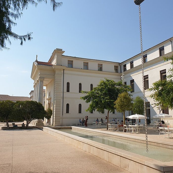 Photo de Hôpital Chalucet et jardin Alexandre-Ier de Toulon