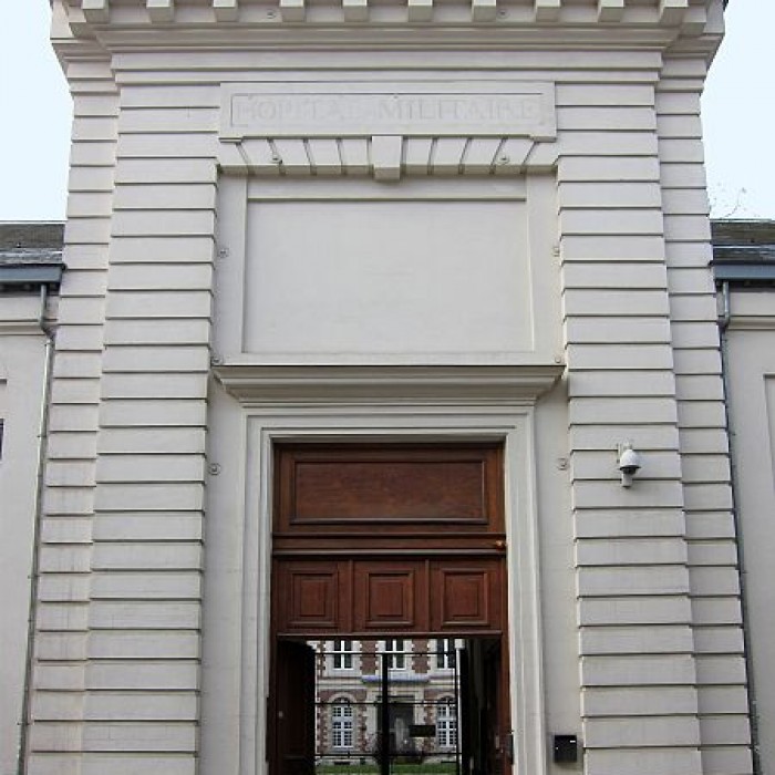 Photo de Hôpital militaire Scrive, ancien collège des Jésuites