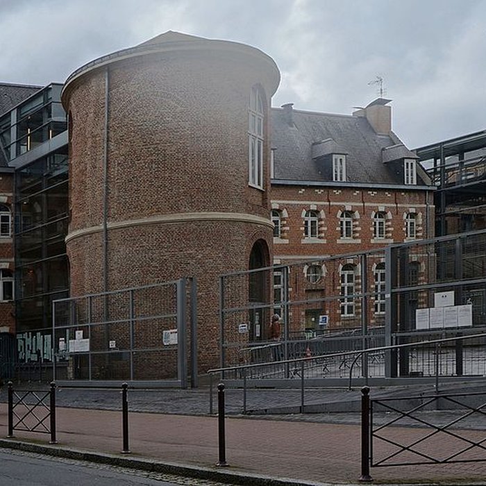 Photo de Hôpital militaire Scrive, ancien collège des Jésuites