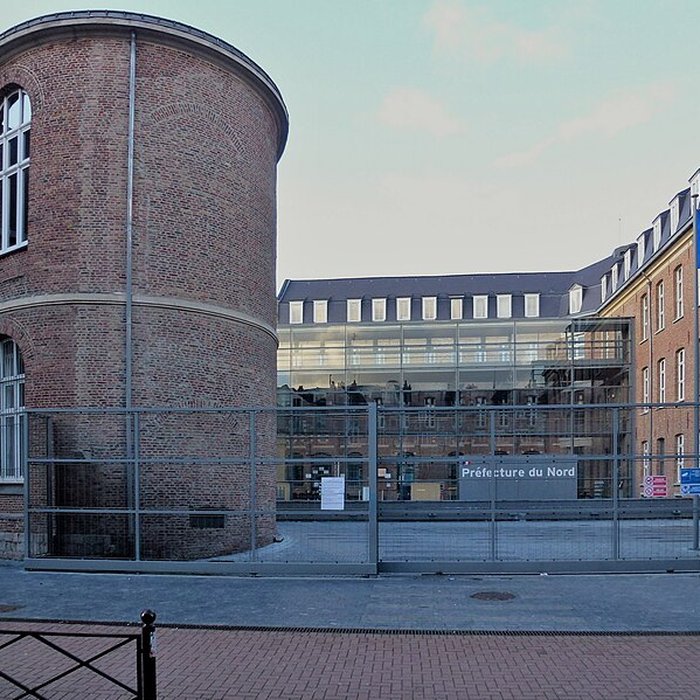 Photo de Hôpital militaire Scrive, ancien collège des Jésuites