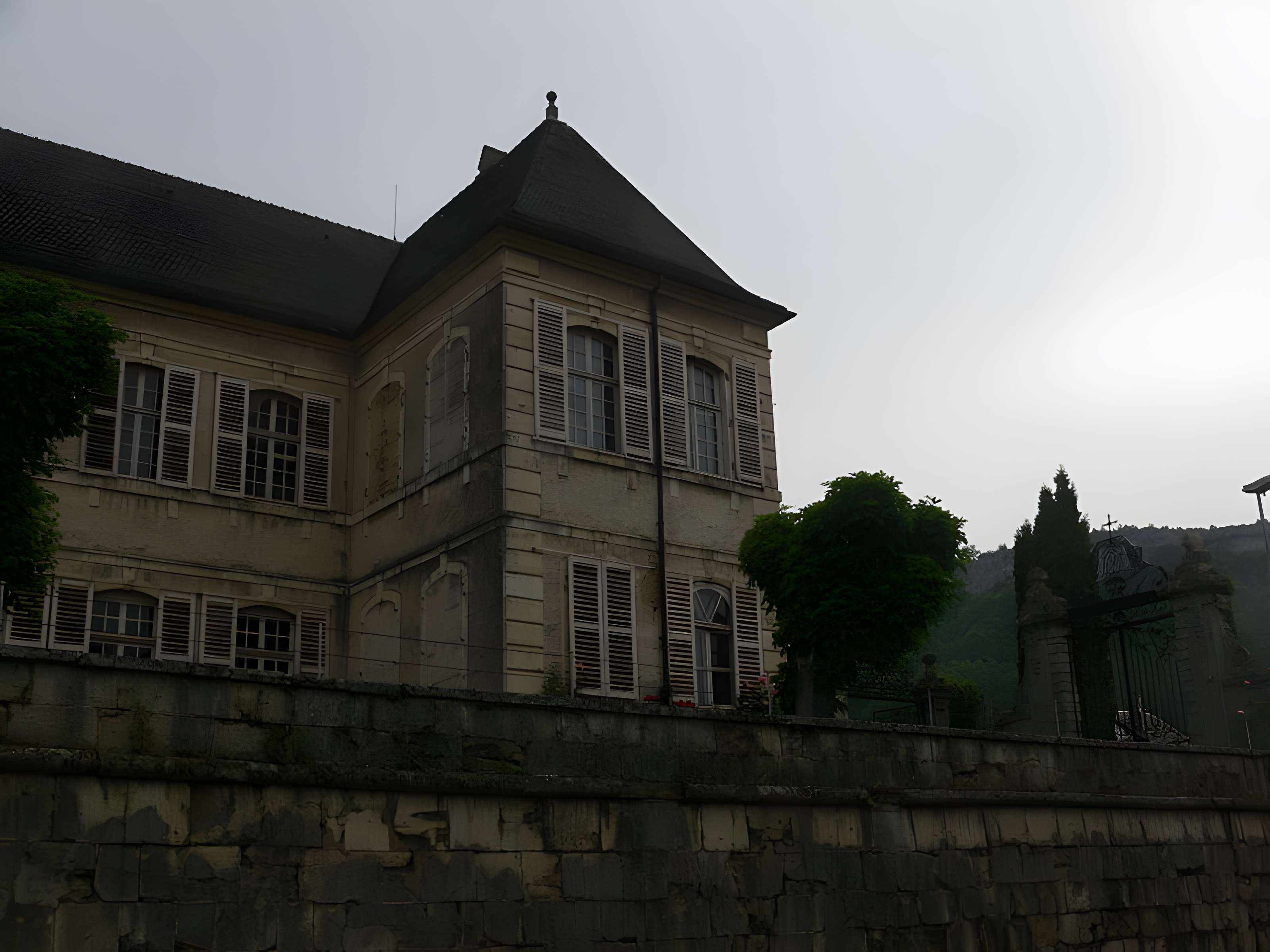 Hôpital rural Saint-Louis d'Ornans