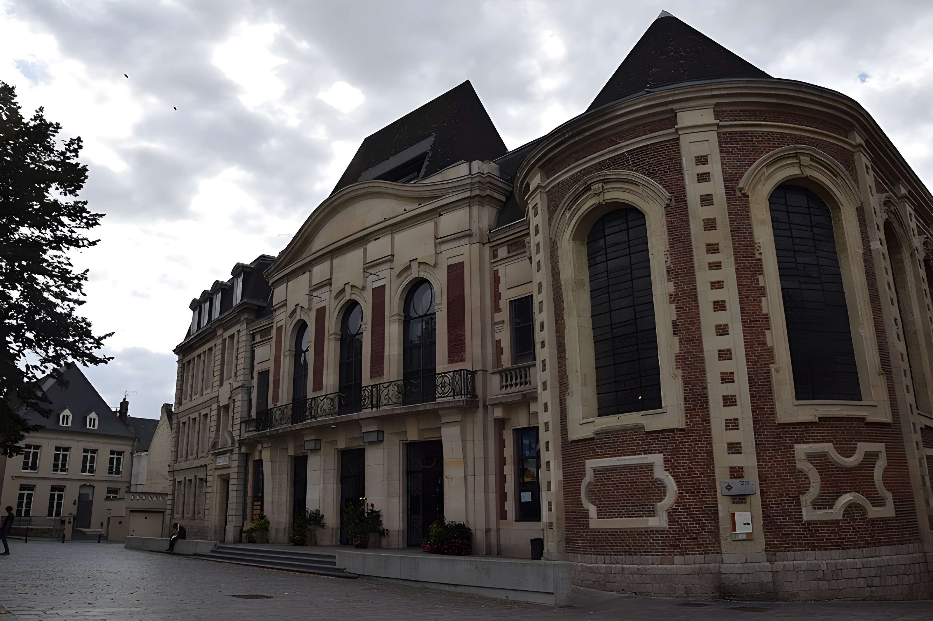 Hopital Saint-Julien de Cambrai