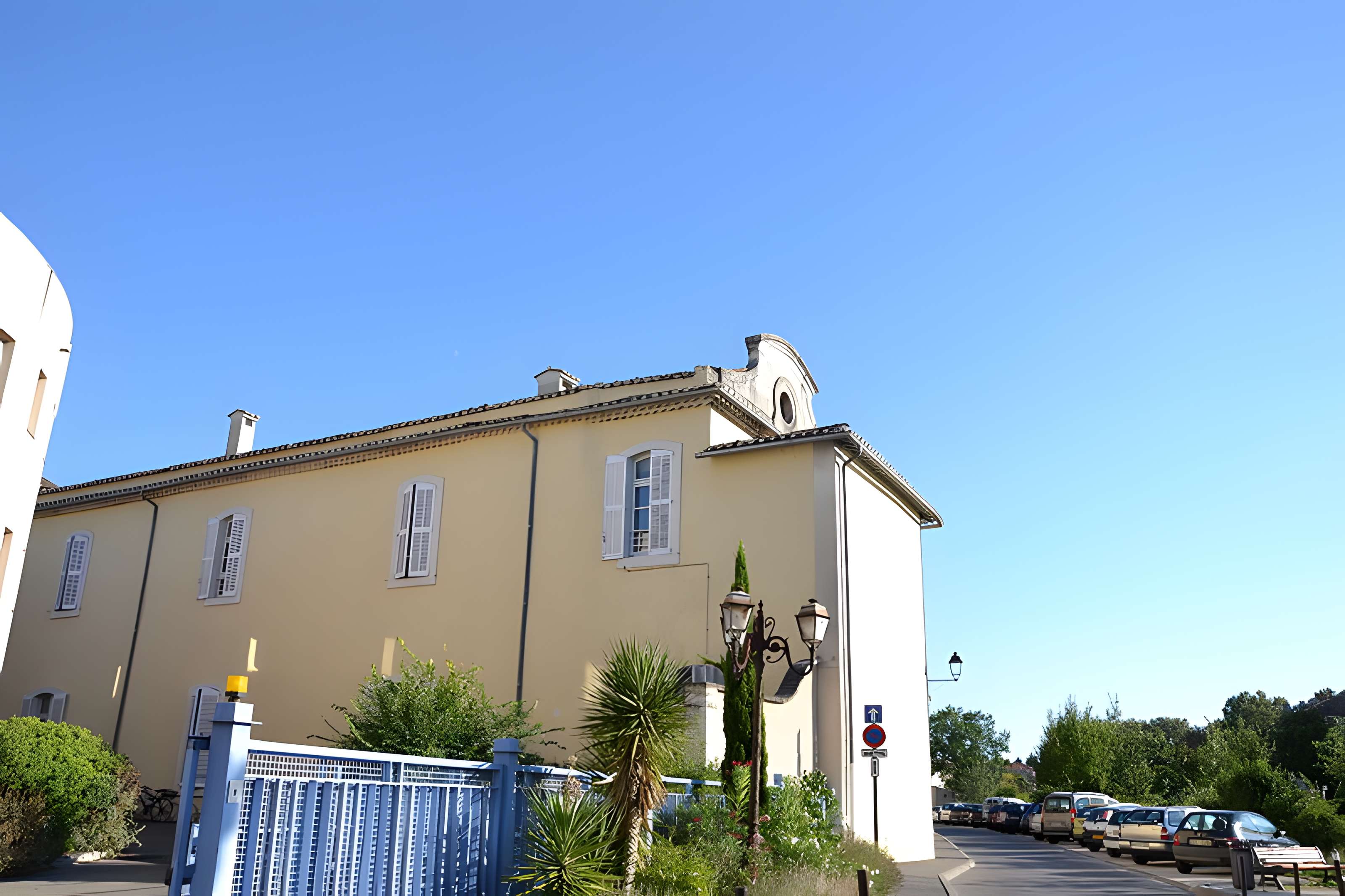 Hôpital-hospice de L'Isle-sur-la-Sorgue