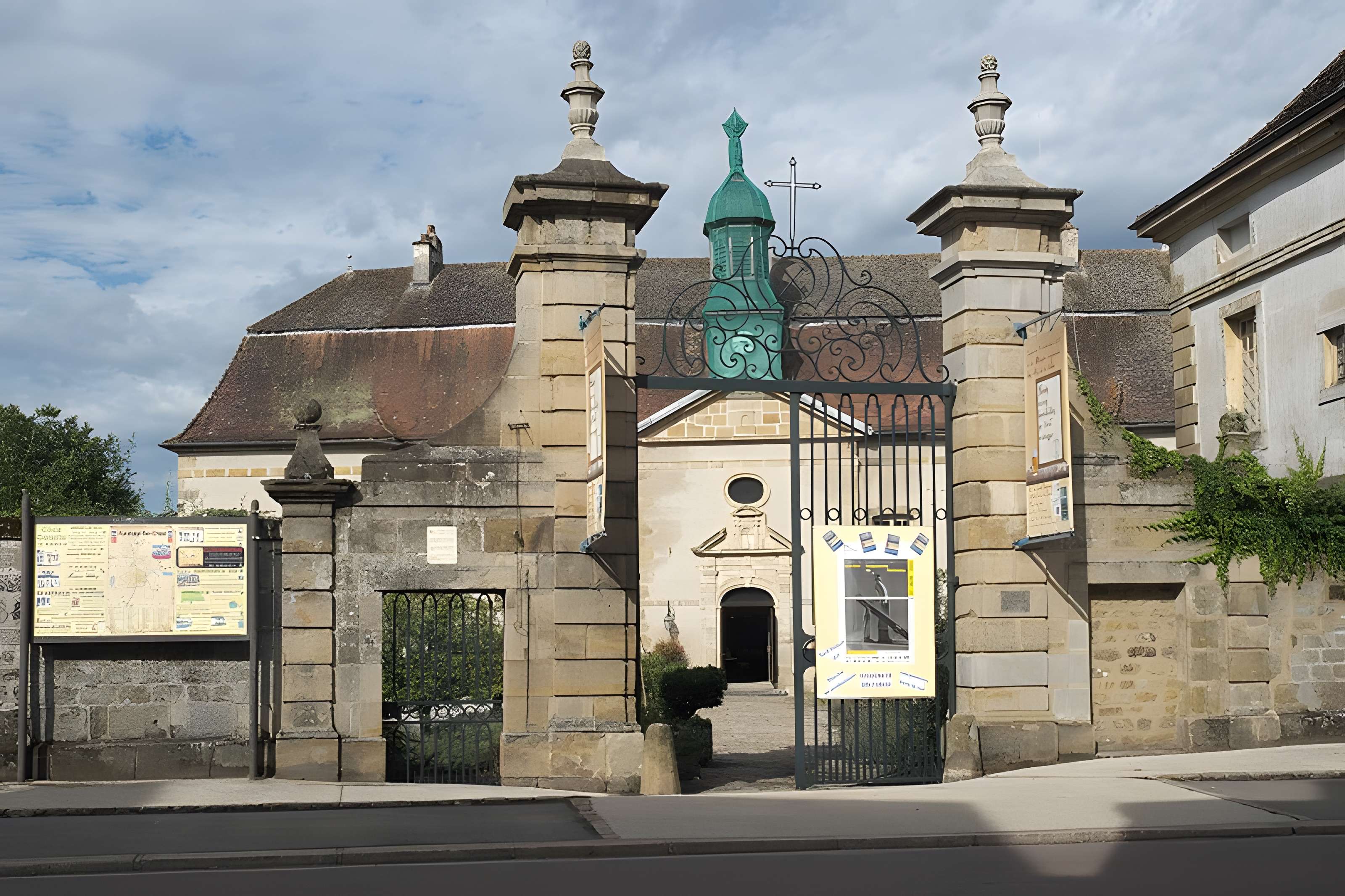 Hospice Saint-Pierre d'Arnay-le-Duc