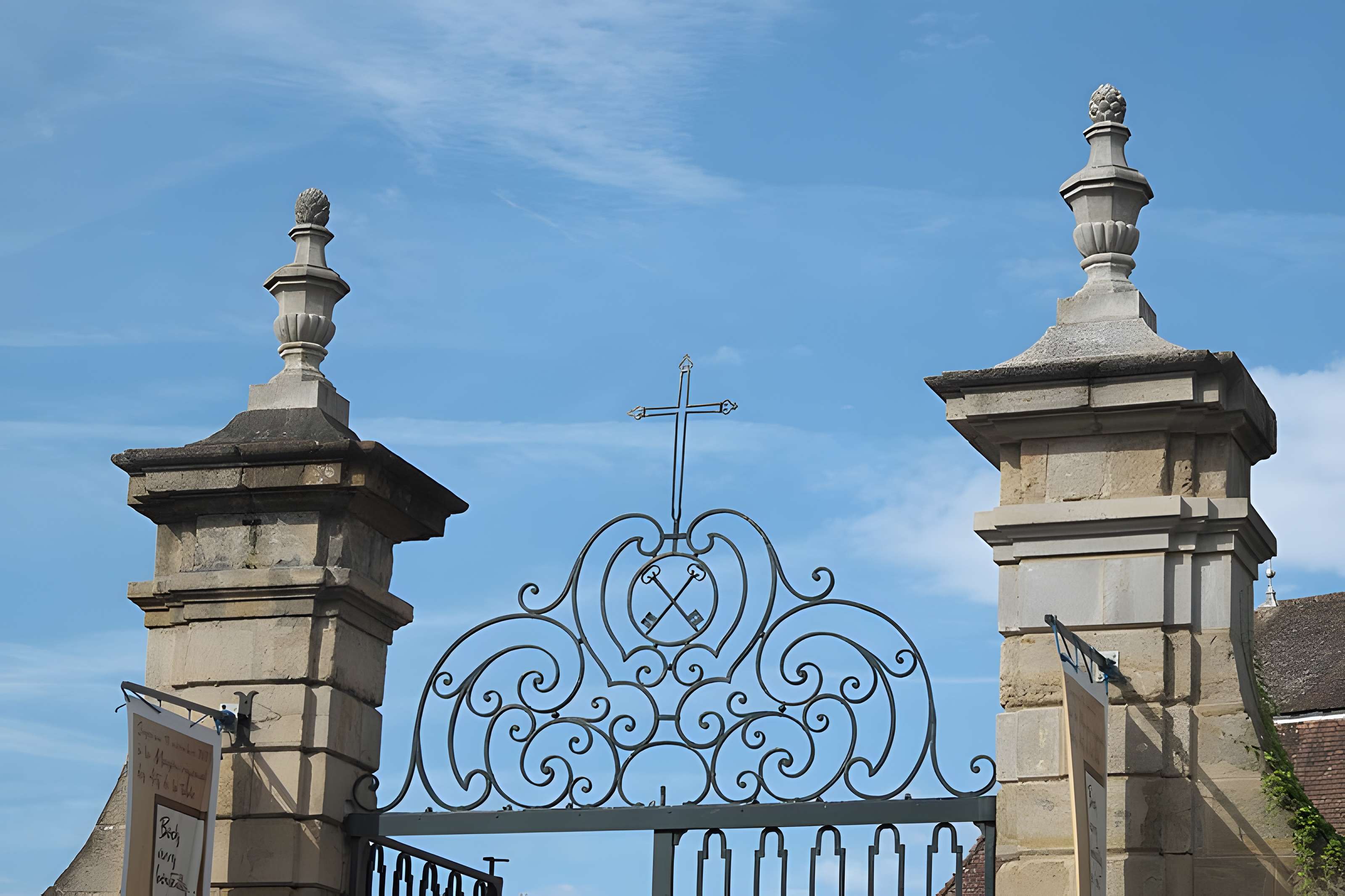 Hospice Saint-Pierre d'Arnay-le-Duc