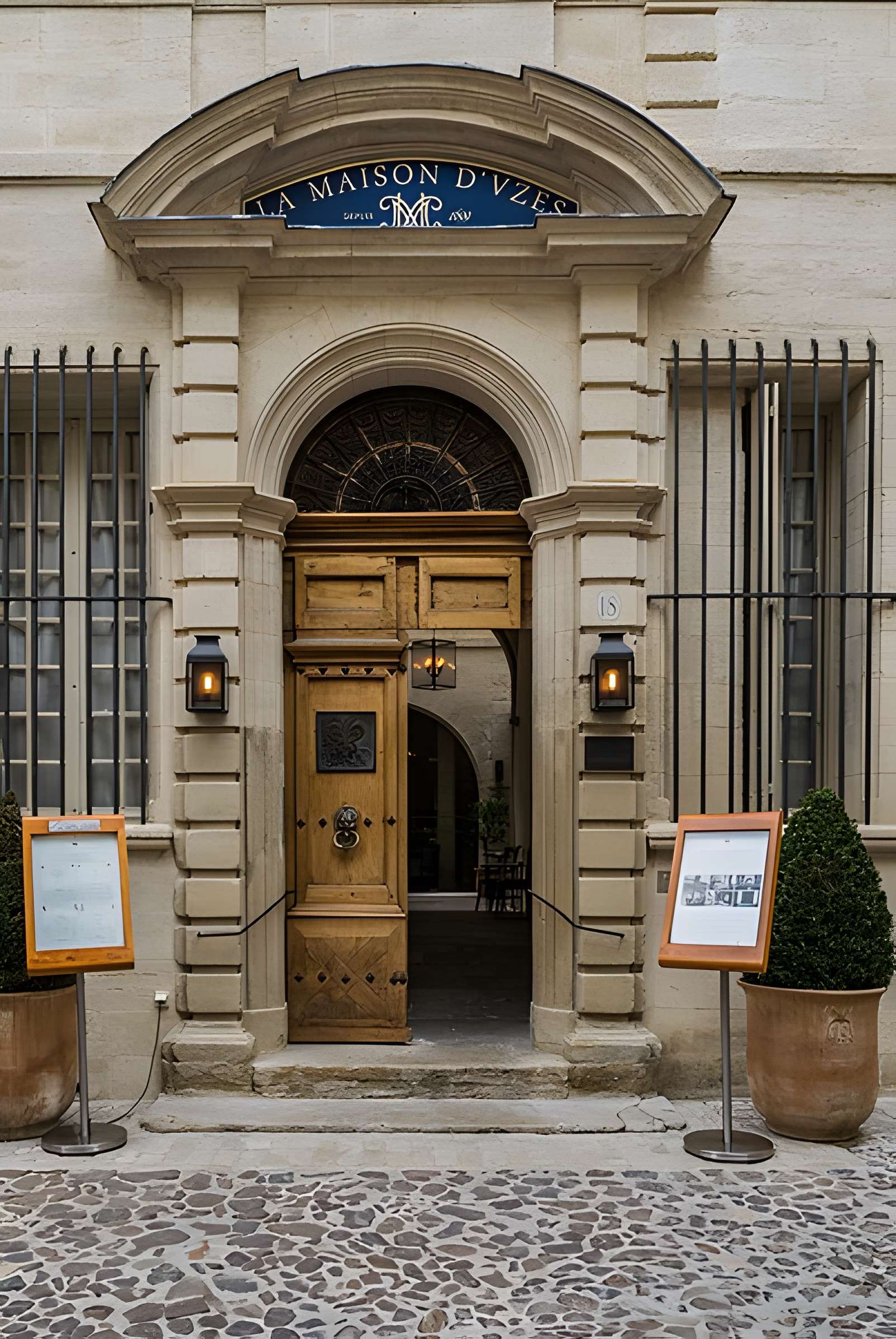 Hôtel Chambon de la Tour à Uzès