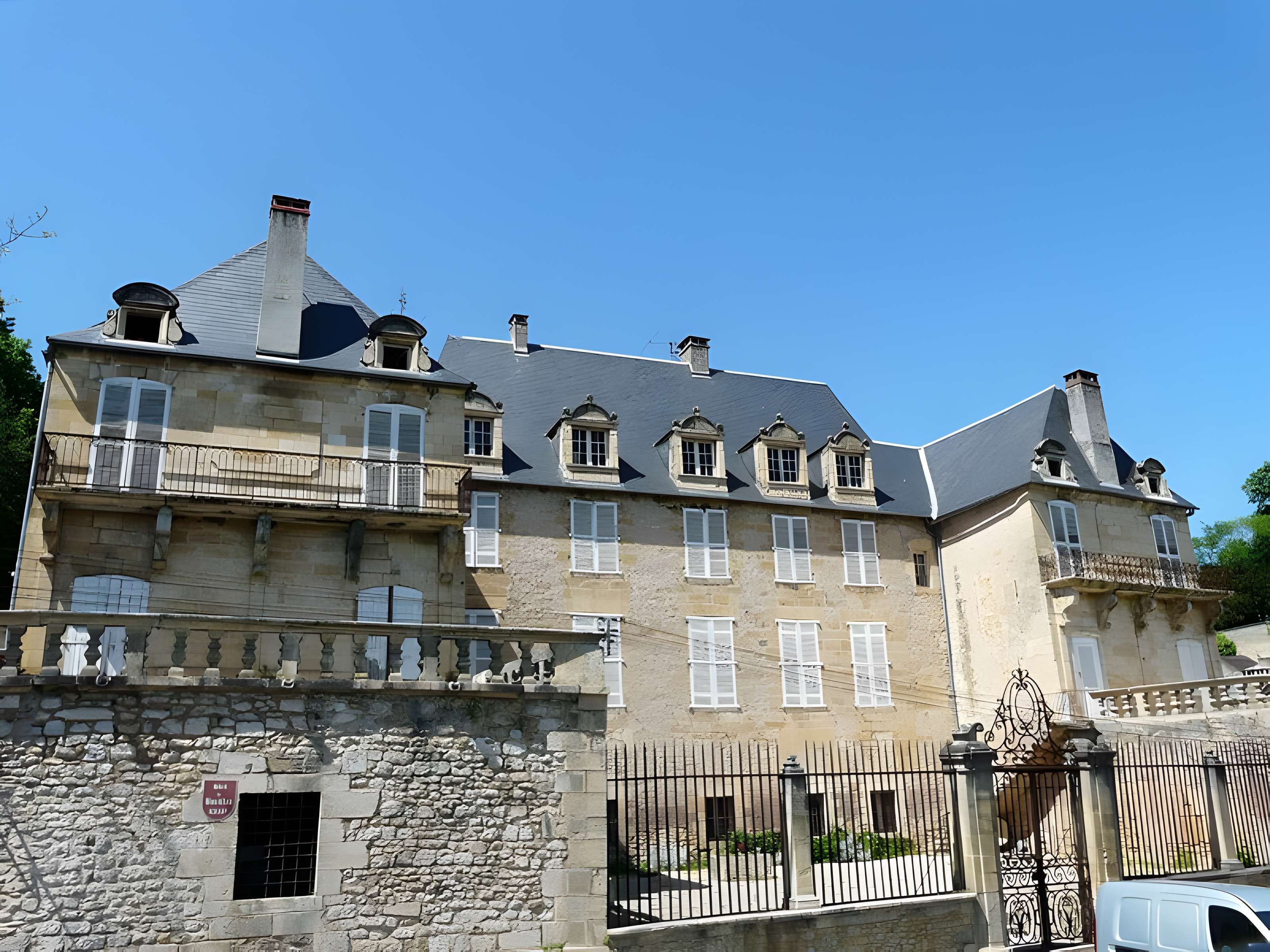 Hôtel de Bouilhac à Montignac 