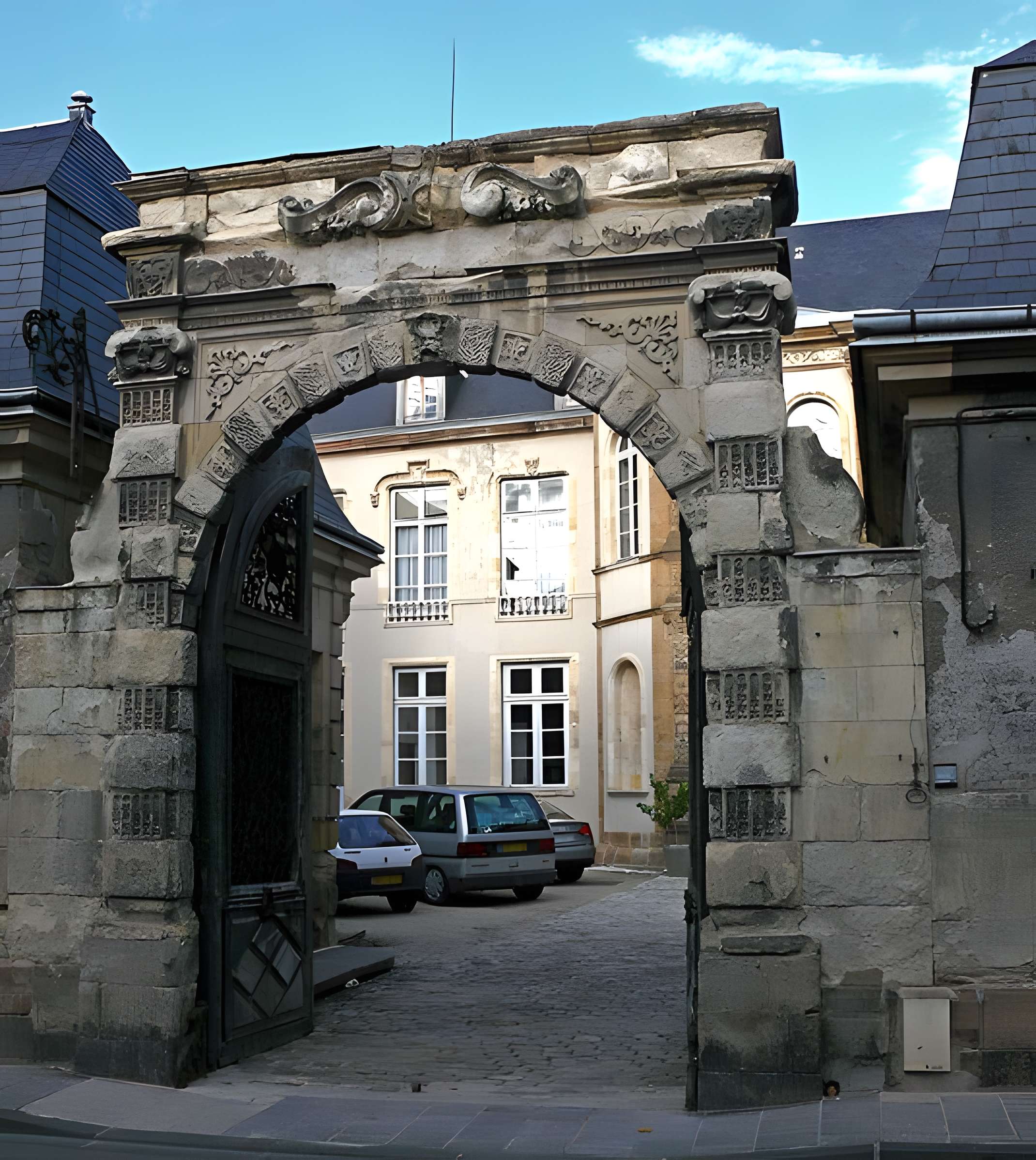 Hôtel de Chavagnac à Moulins 