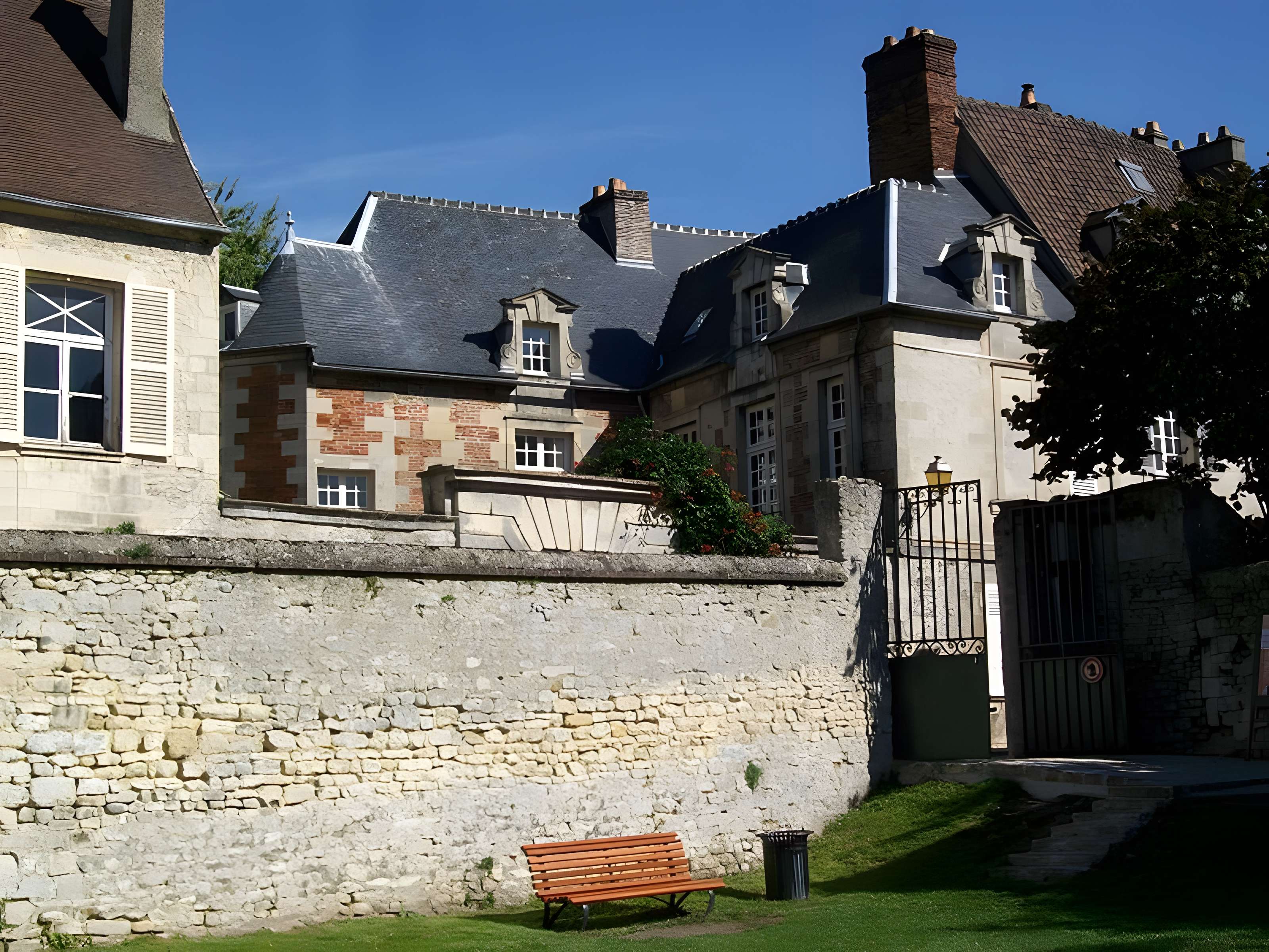 Hôtel de Cornouailles à Senlis 